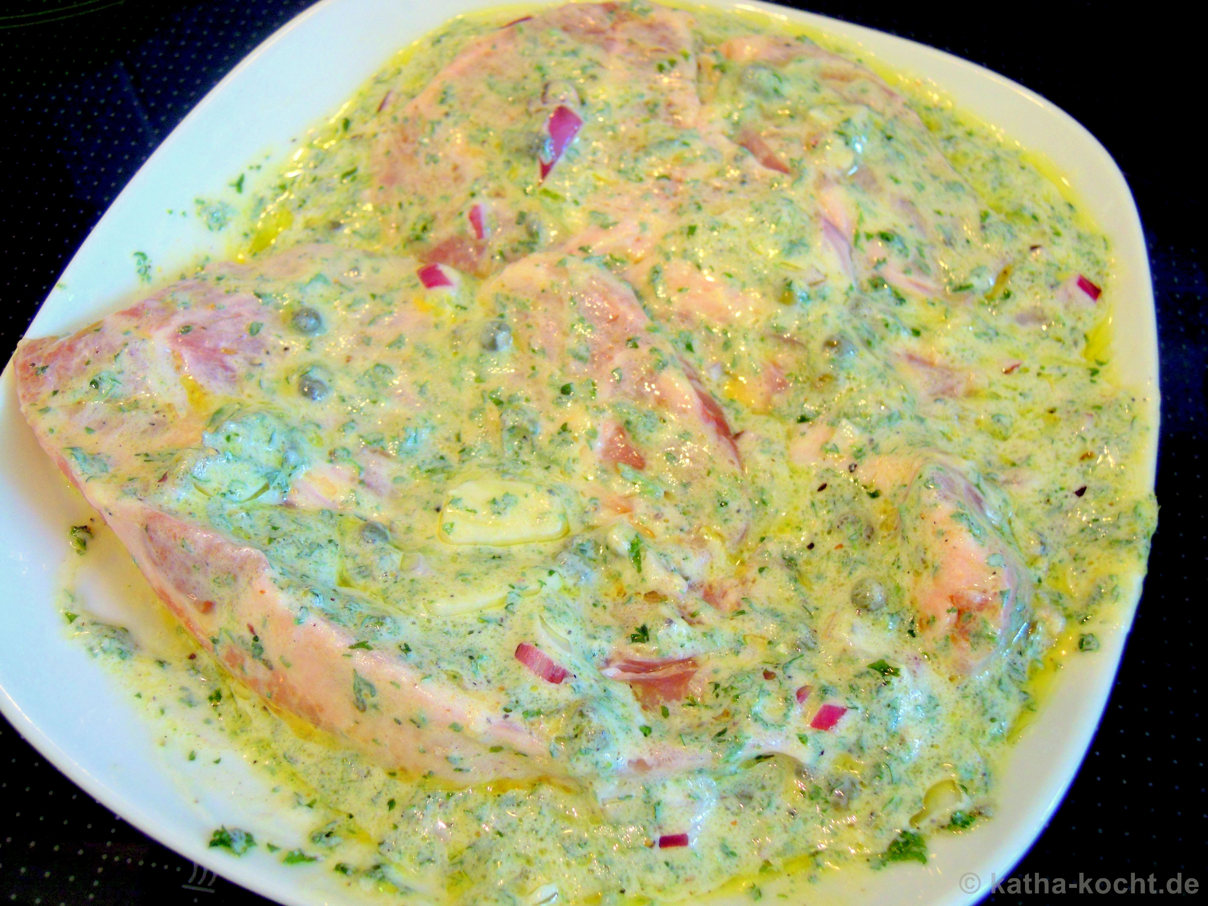 Schweinenackensteak in grüner Pfeffer-Joghurt Marinade