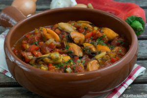 Tapas - Muscheln in Knoblauch-Tomatensauce