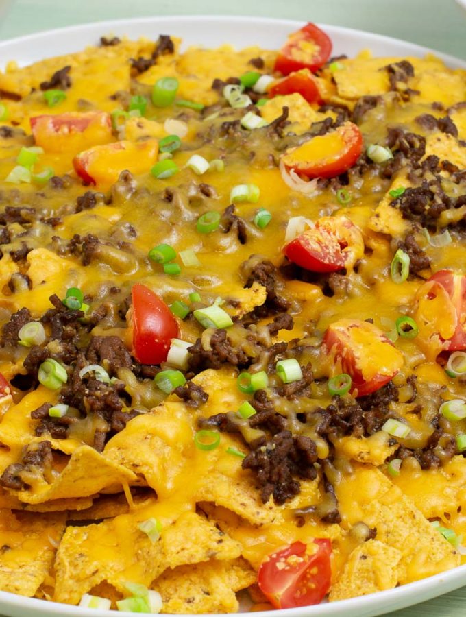 Nachos mit Hackfleisch und Käse