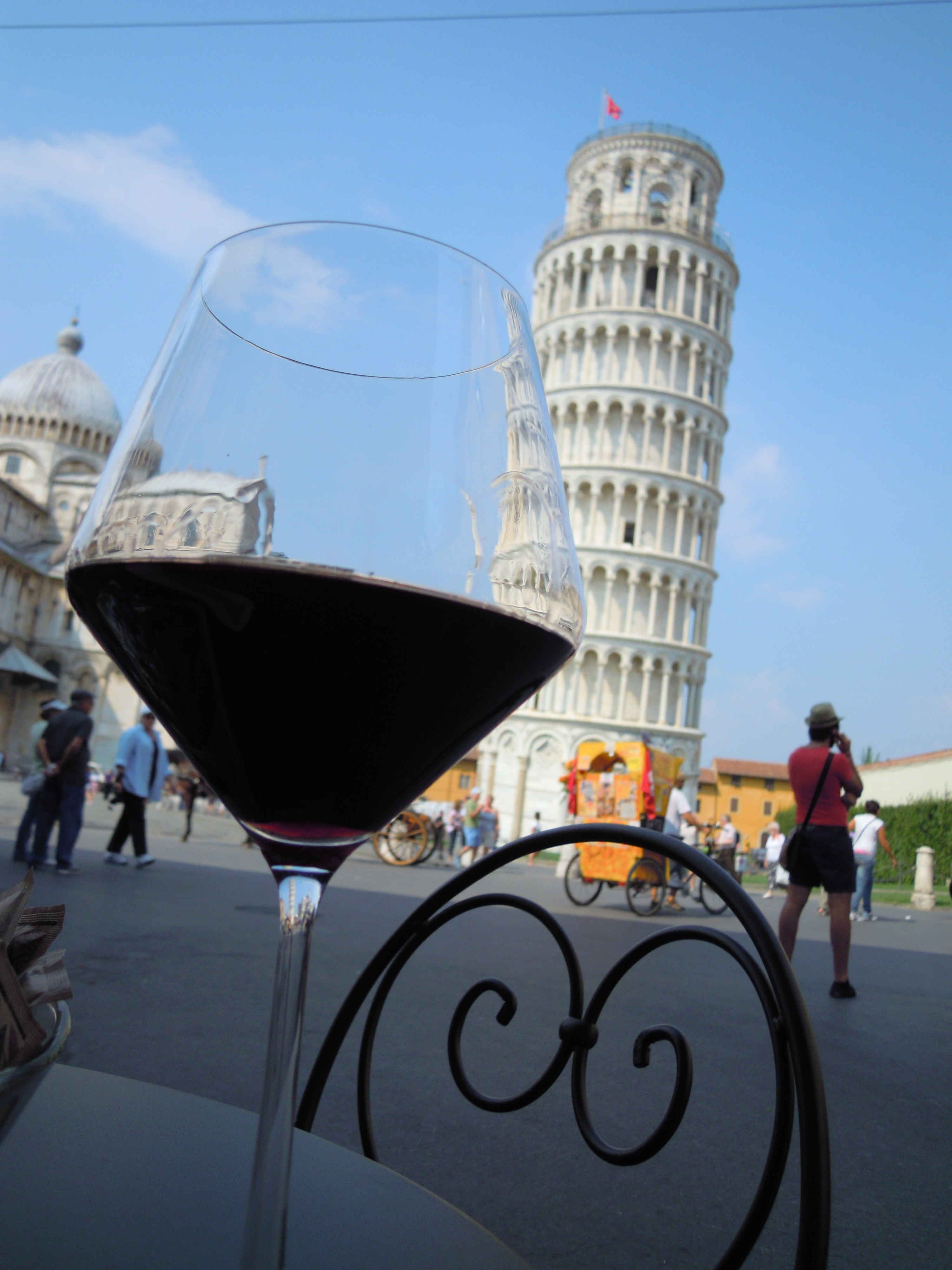 Mit einem Glas Wein durch die Toskana