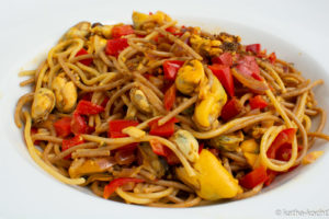 Pasta mit pikanter Muschel-Paprikasauce - Pikante-Muschel-Paprikasauce - Pepperoniespaghetti