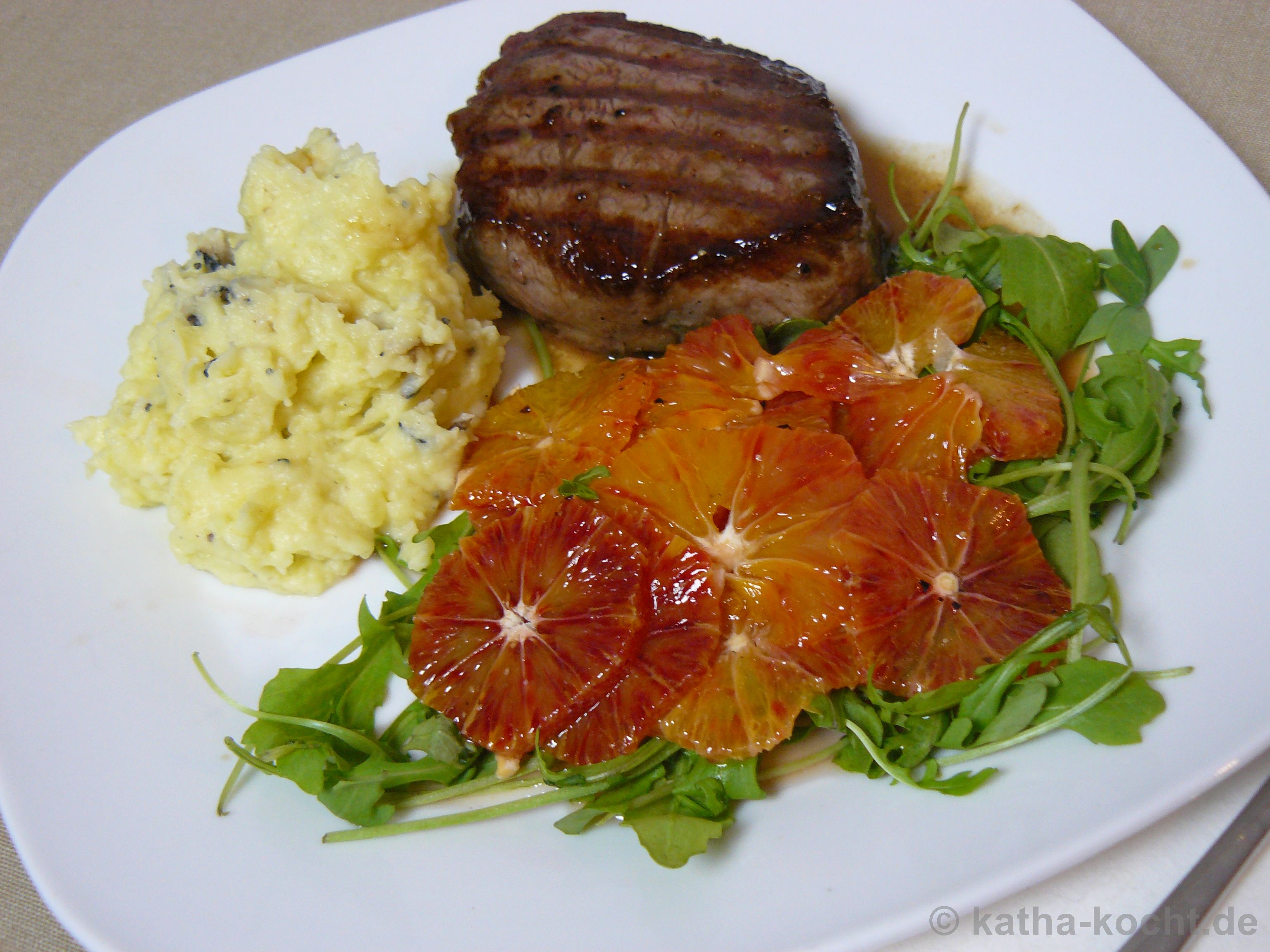 Rinderfilet mit Blutorangen Carpaccio und getrüffeltem Kartoffelpüree