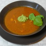 Aufgekocht – Tomatensuppe mit Hähnchenbrust, Schafskäse und Avocado