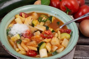 Spargel-Minestrone
