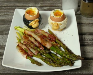 Spargel in Speck mit Ei zum dippen