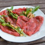 Rindercarpaccio mit Walnüssen und Rucola