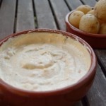 Tapas - Röstknoblauch-Créme und Kartoffeln