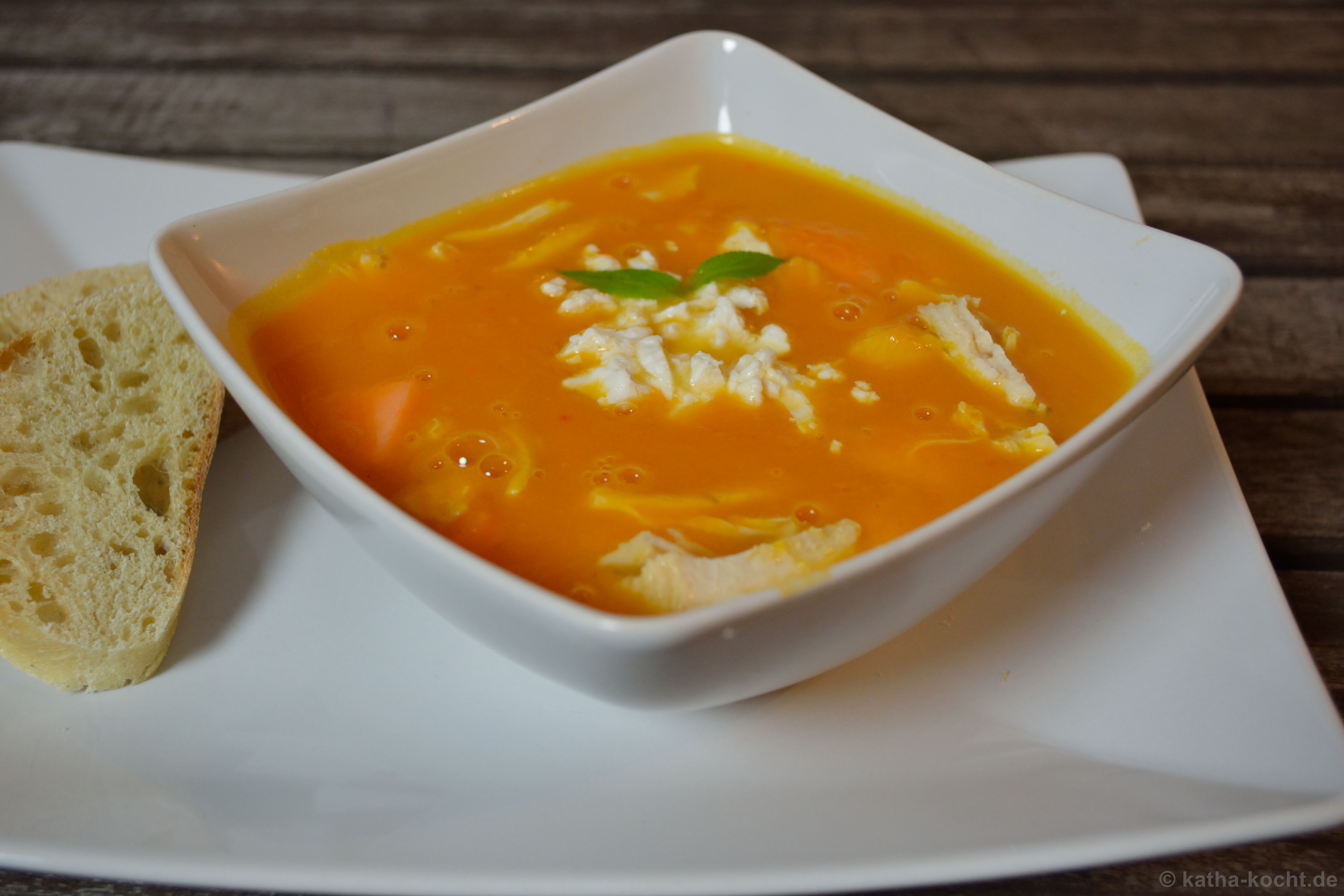 Süßkartoffel-Melonen Suppe mit Huhn