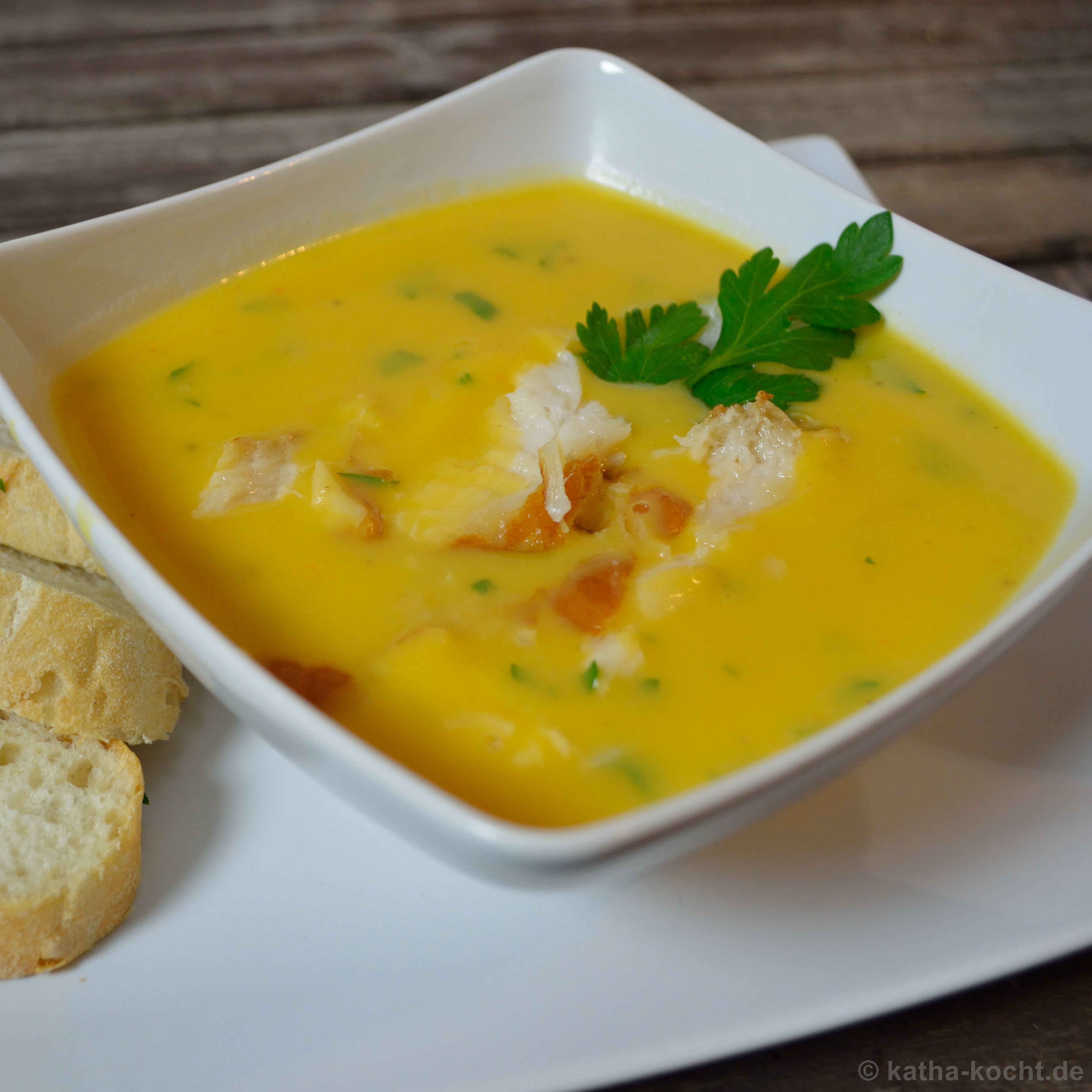 Butternut-Kürbis Suppe mit Räuchermakrele