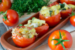 Tapas - Gefüllte Tomaten mit KArtoffeln Zucchini und Speck