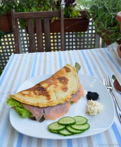 Herzhafter Pfannkuchen / Eierkuchen mit Räucherlachs Pfannkuchen_Mit_Räucherlachs_4