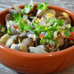 Tapas – Venusmuscheln in Knoblauch Jus