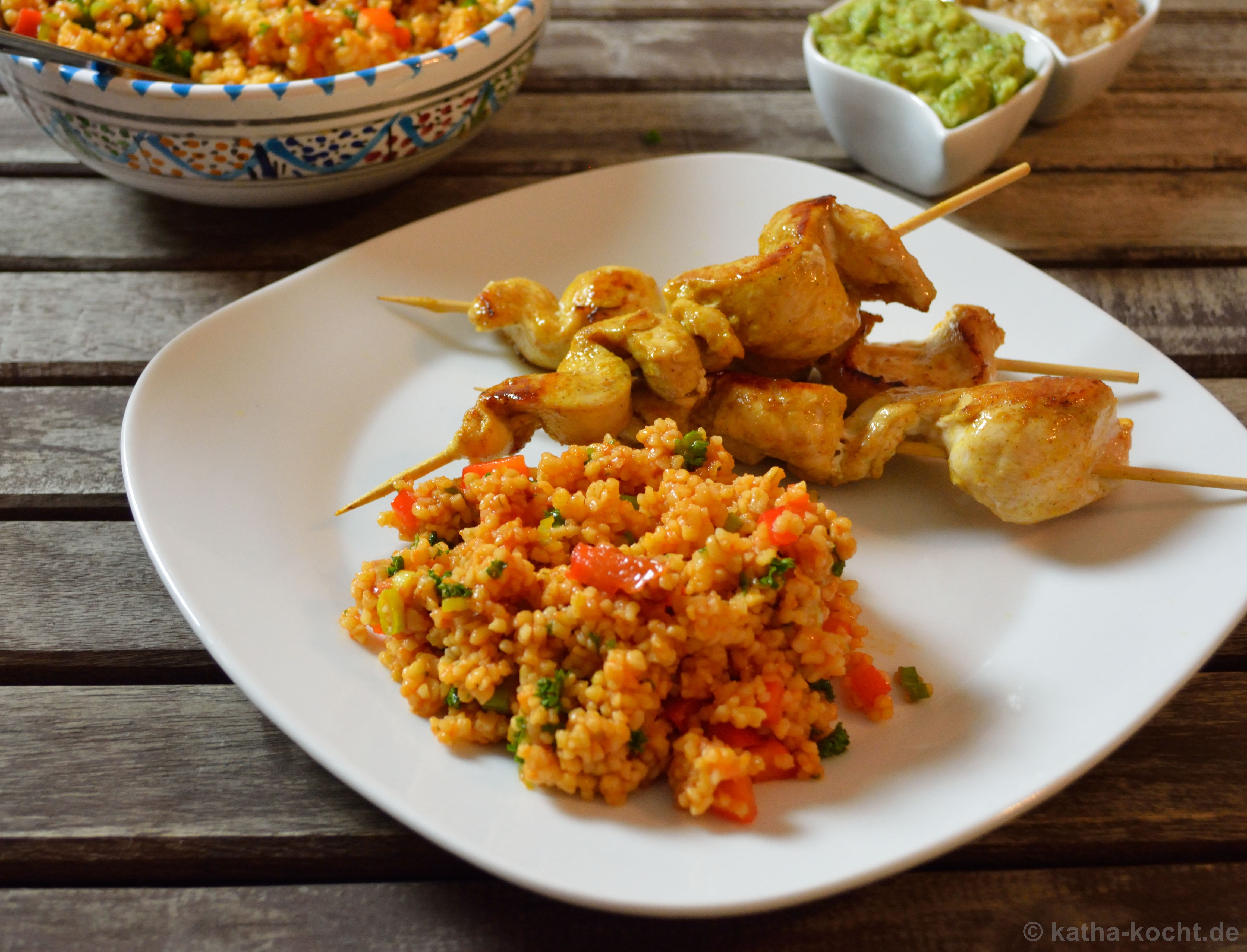 Afrikanische Hähnchenspieße mit Bulgursalat