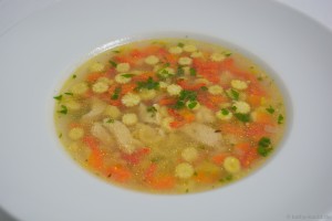 Bunter Hühnernudeltopf