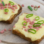 Raclette-Brot mit Speck wie auf dem Weihnachtsmarkt