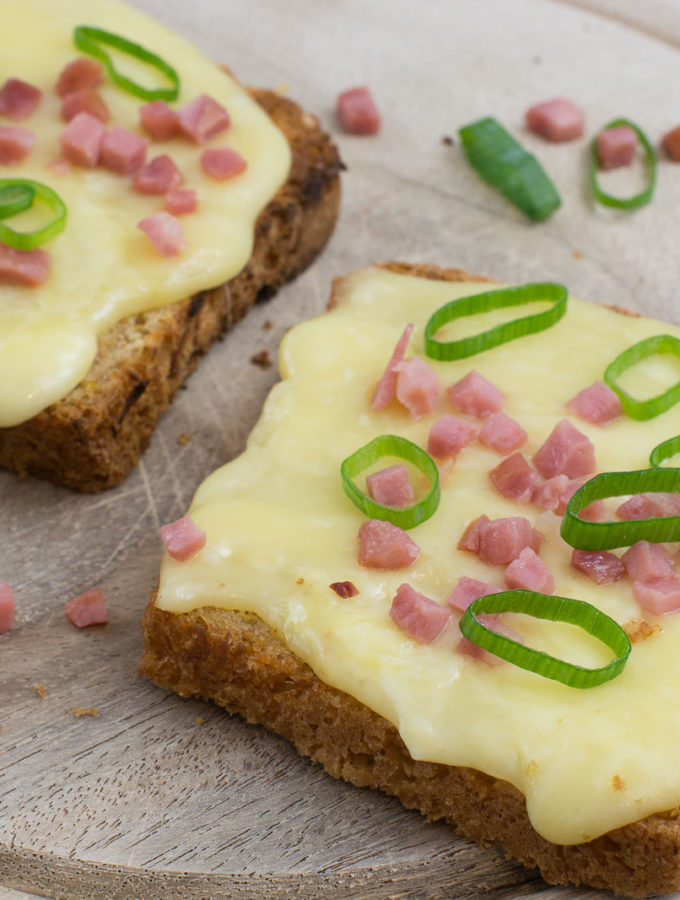 Raclette-Brot mit Speck wie auf dem Weihnachtsmarkt