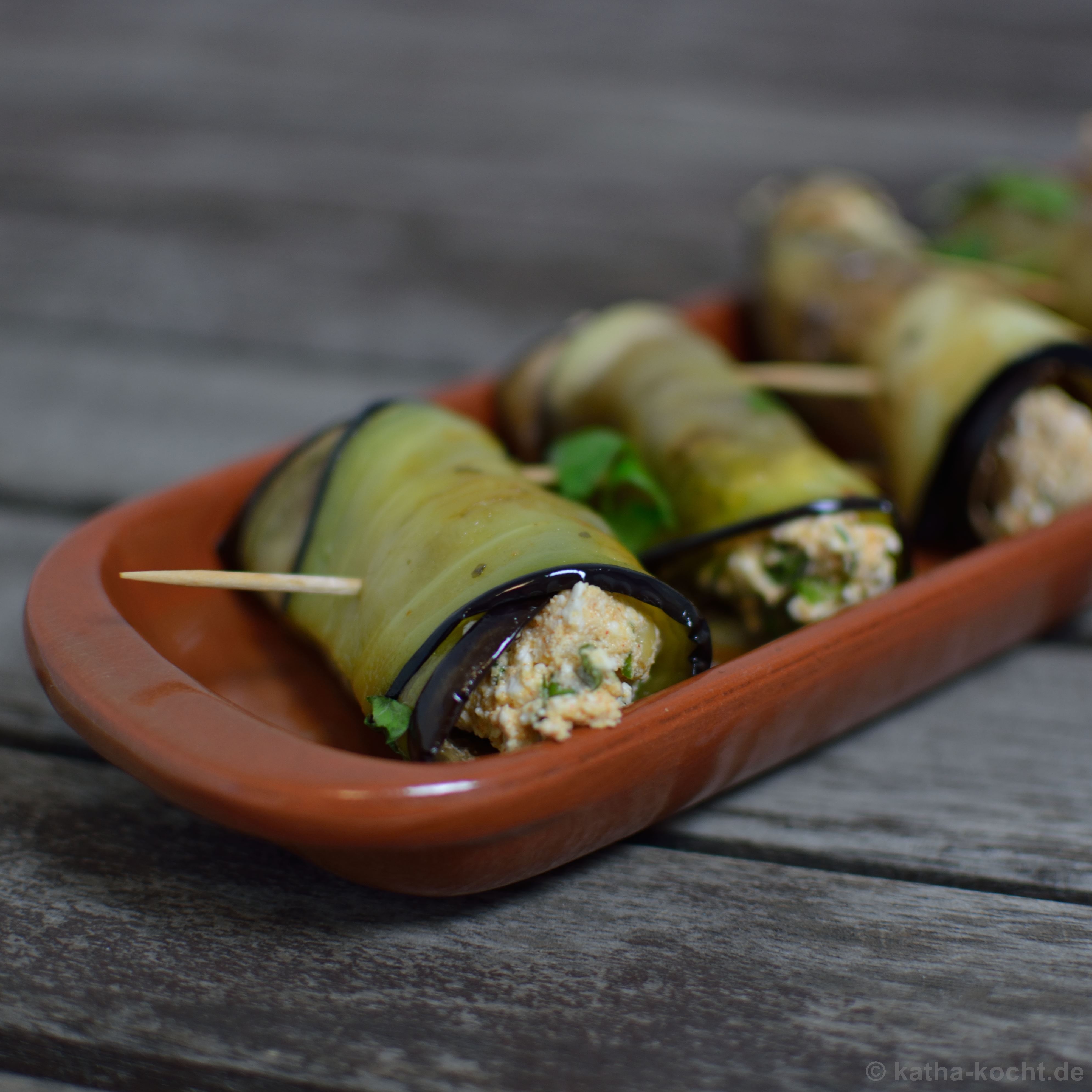 Tapas - Auberginenröllchen mit Schafskäsefüllung