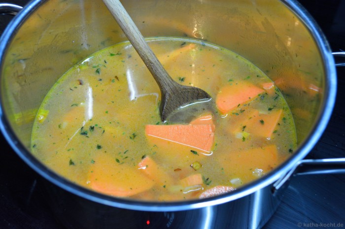 Süßkartoffel-Mango Suppe mit Seeteufel - Katha-kocht!