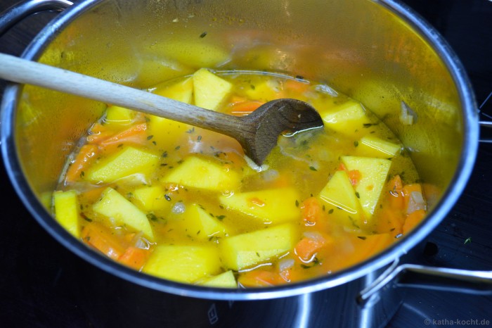 Süßkartoffel-Mango Suppe mit Seeteufel - Katha-kocht!