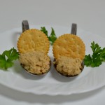 Cracker mit Karpfencréme