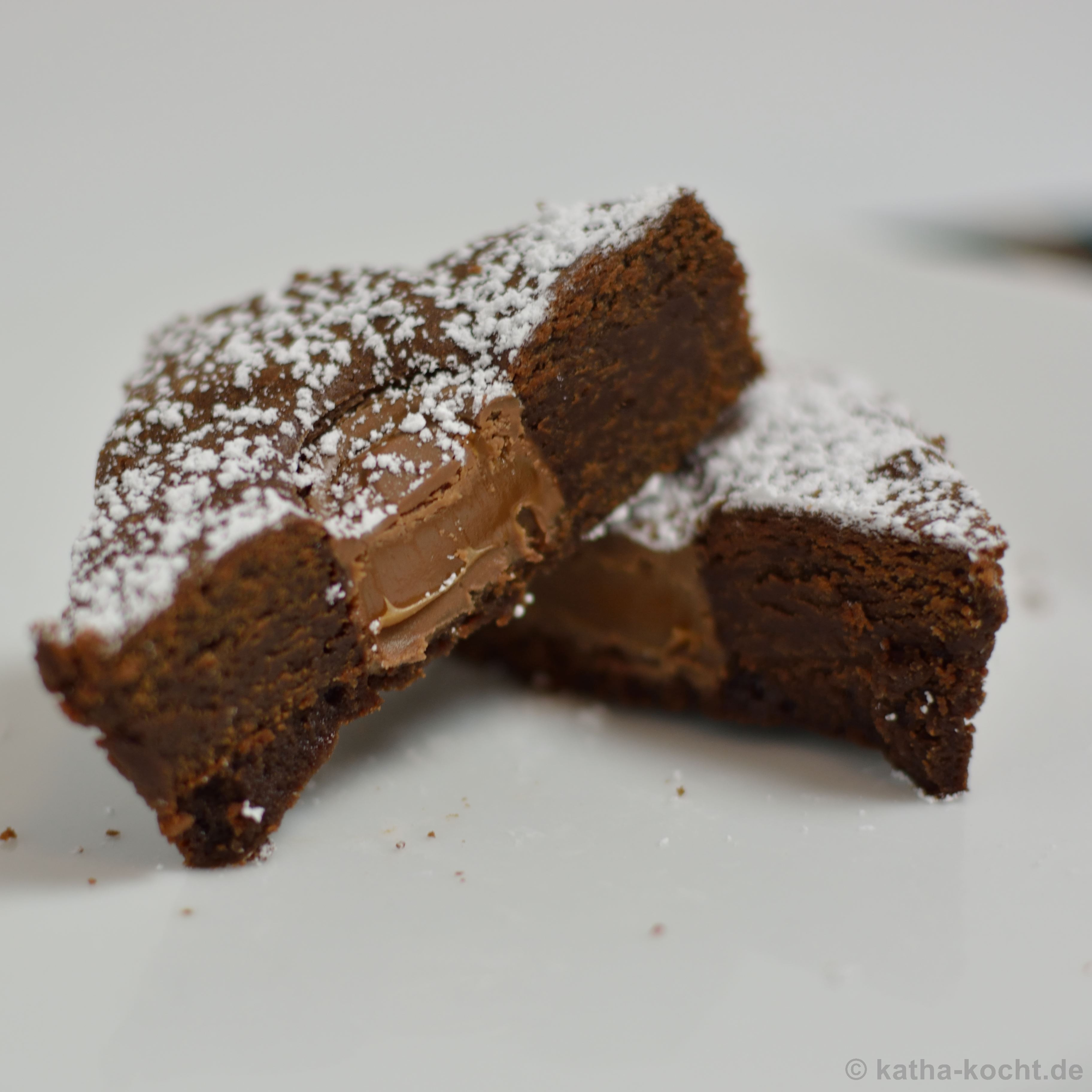 Schoko-Brownies mit Karamellkern