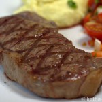 Bisonsteak mit Tomate-Koriander Salat