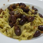 Tagliatelle mit warmen Oliven