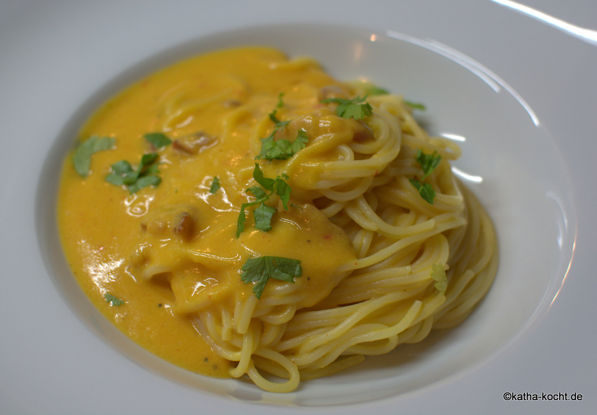 Spaghetti mit Kürbis-Käse Sauce