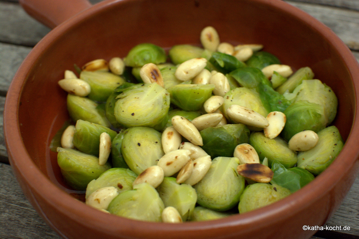 Tapas - Rosenkohl mit Mandeln