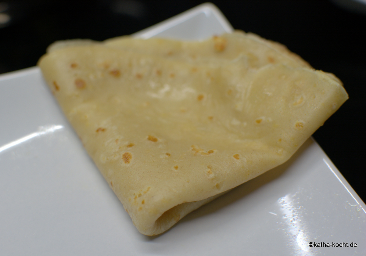 Süße Crêpes mit weiße Schokolade Mohn Eis - Katha-kocht!