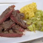 Steak mit Steckrübenpüree und Rosenkohl