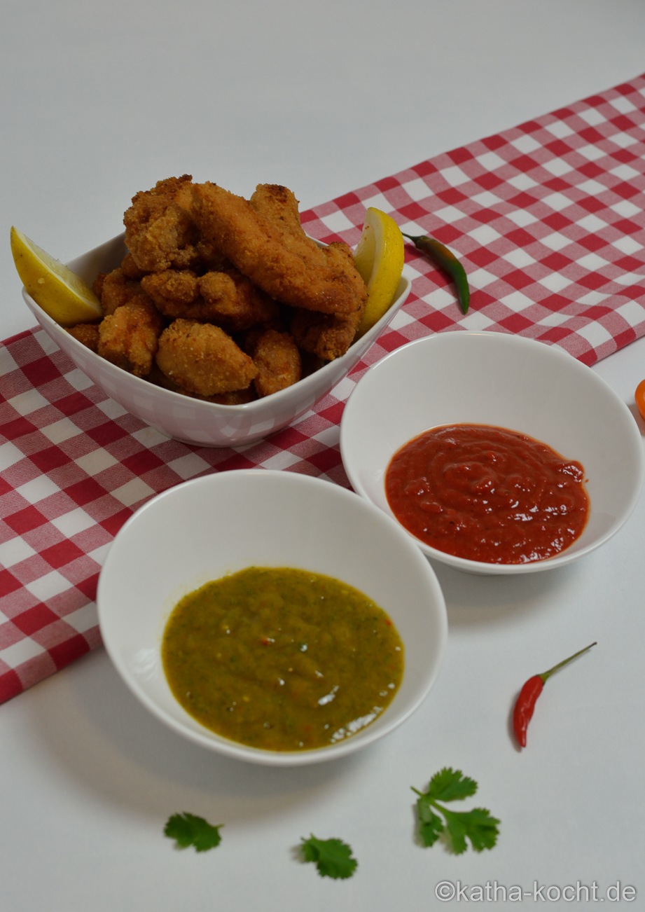 Chicken Nuggets mit zwei scharfen Dipps