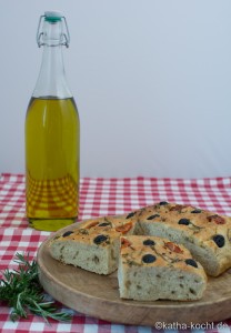 Focaccia mit Tomaten und Rosmarin