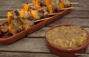 Tapas - Schweinespieße mit Kürbis und Tomatendip