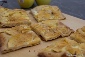 Flammkuchen mit Apfel und Zimt
