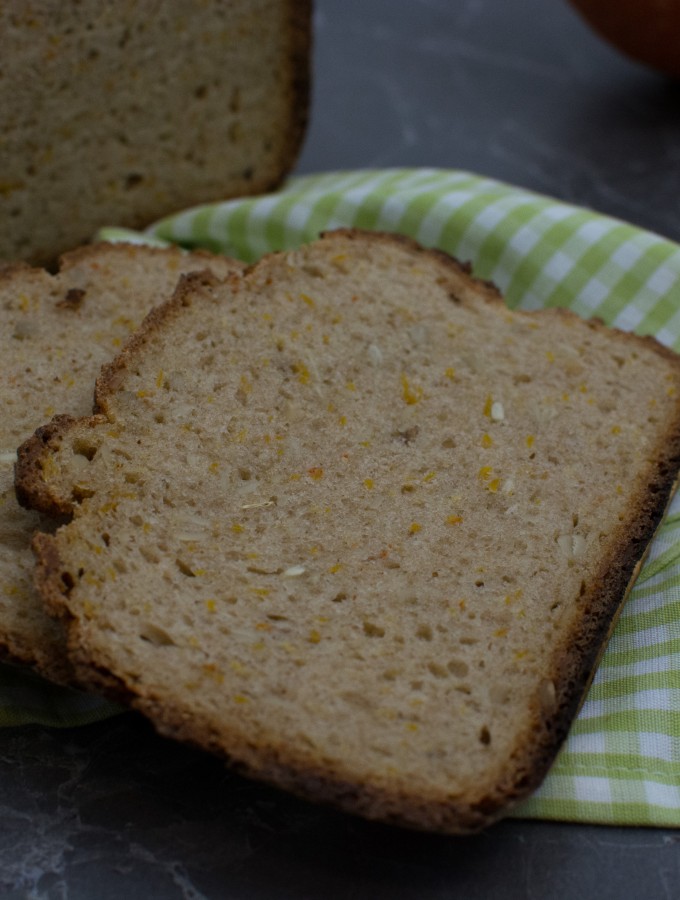 Roggenbrot mit Kürbis und Zucchini