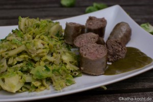 Rinderbratwurst mit Rosenkohl