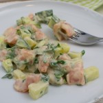 Kein klassischer Gurkensalat – Gurkensalat mit Lachs