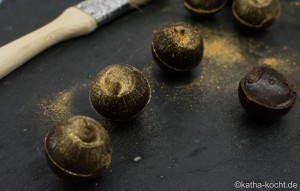 Pralinen mit Beeren-Schokoladen Ganache