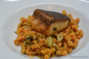 Cobia auf rote Linsen Pasta