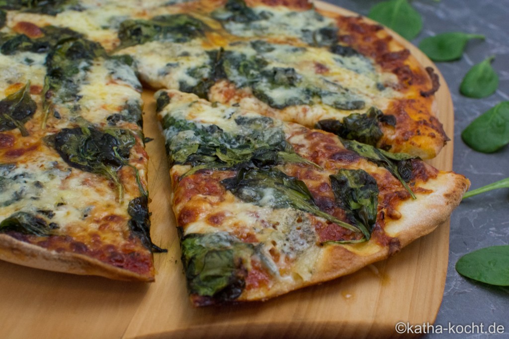 Spinat-Gorgonzola Pizza