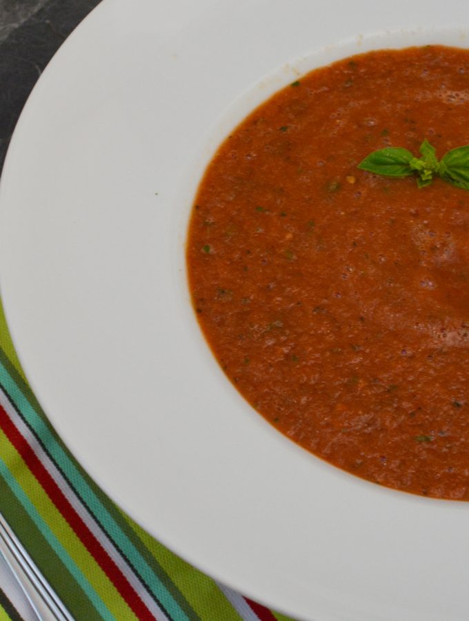 Gebackene Tomatensuppe mit Zucchini