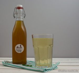 Zitronenmelisse Sirup