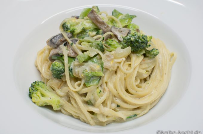 Linguine mit Brokkoli und Champignons