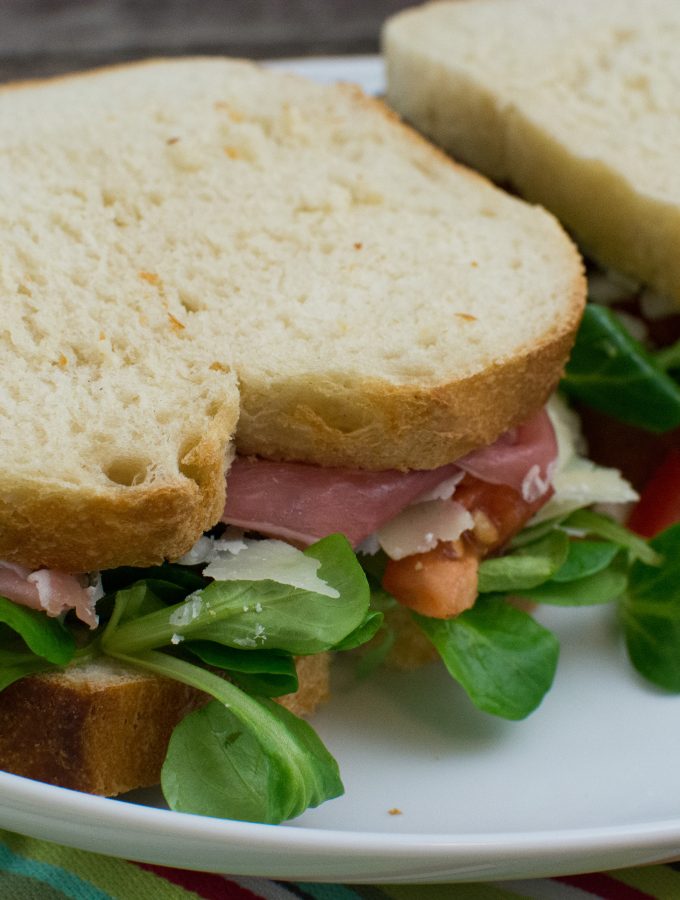 Sanwich mit italienischen Köstlichkeiten