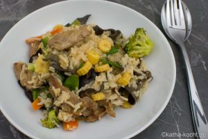 Curry-Kokos Wokpfanne mit Schweinefleisch