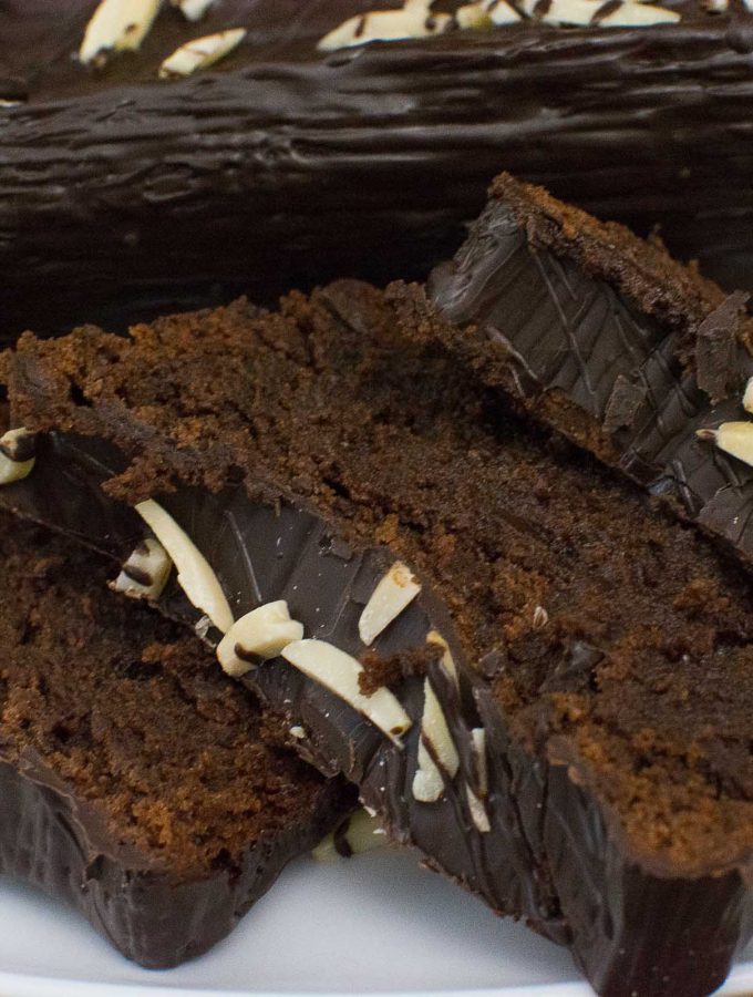 Traumhafter Schokoladenkuchen mit Mandelmus