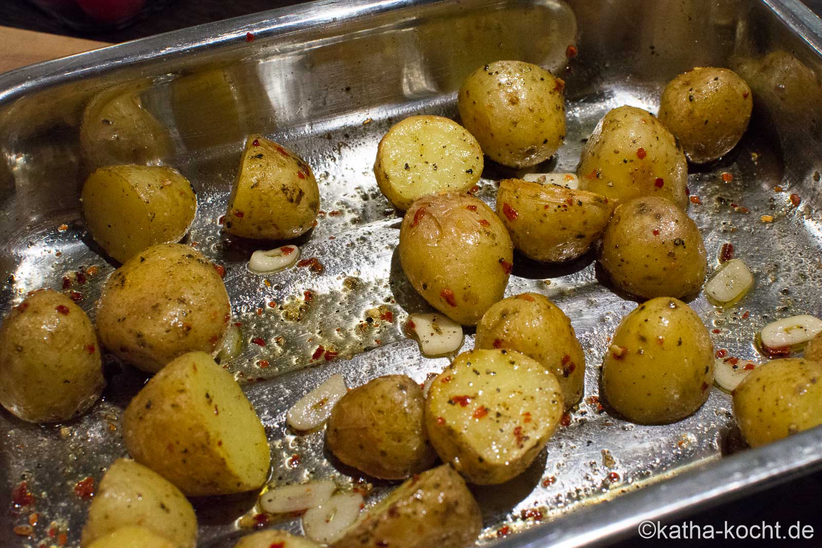 Schweinekoteletts mit Zitronen Kartoffeln - Katha-kocht!