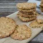 Haferflocken Kekse – knusprige Haferflocken-Haselnuss Taler