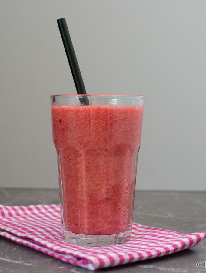 Ananas-Himbeer Smoothie mit Banane